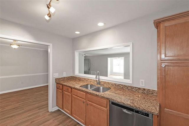 602 Abingdon Way, Atlanta, GA 30328