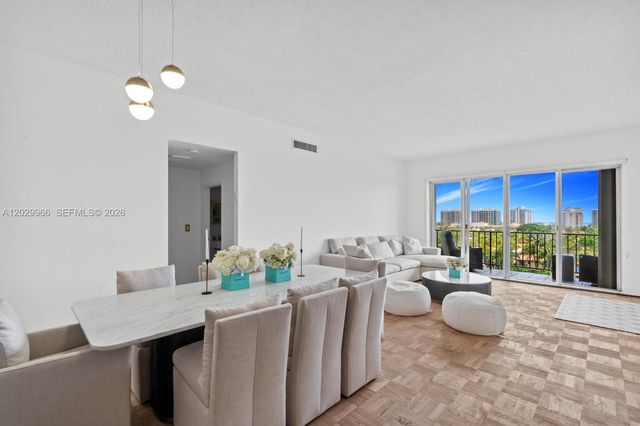 9341 E Bay Harbor Dr PH-B, Bay Harbor Islands, FL 33154