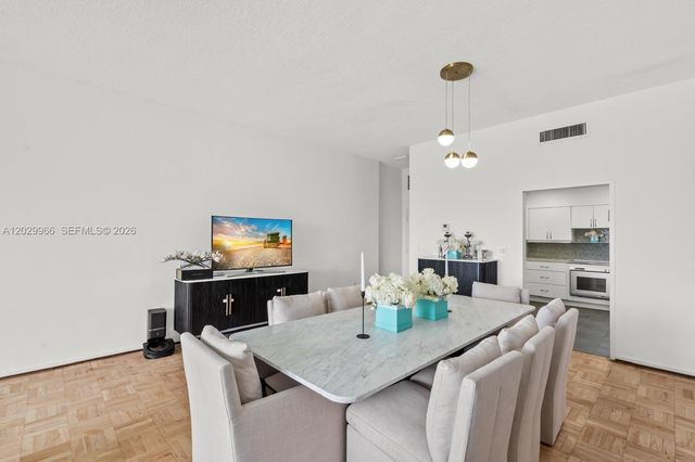 9341 E Bay Harbor Dr PH-B, Bay Harbor Islands, FL 33154