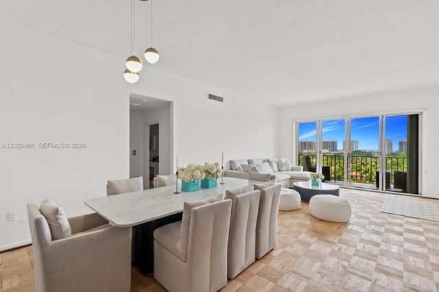 9341 E Bay Harbor Dr PH-B, Bay Harbor Islands, FL 33154