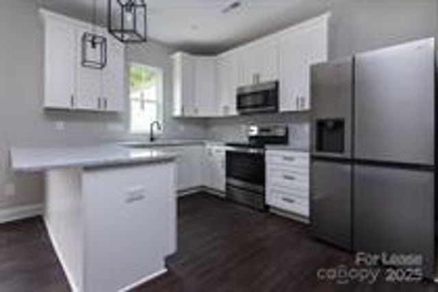 215 Ross Avenue, Charlotte, NC 28208