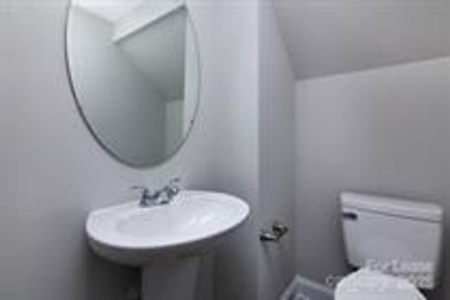 215 Ross Avenue, Charlotte, NC 28208