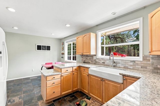 15025 N Little Spokane Dr, Spokane, WA 99208