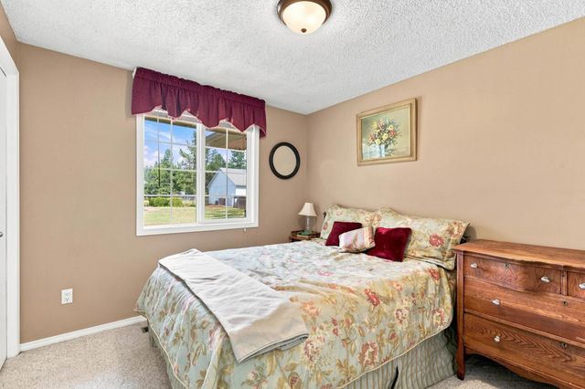 15025 N Little Spokane Dr, Spokane, WA 99208