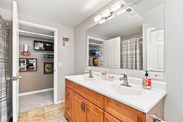 15025 N Little Spokane Dr, Spokane, WA 99208
