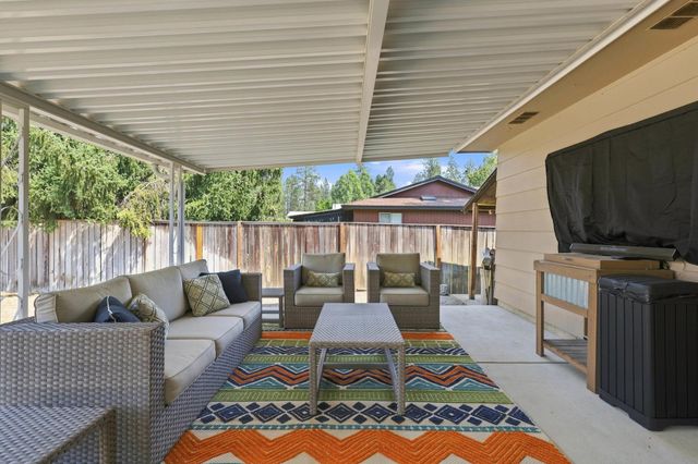 15025 N Little Spokane Dr, Spokane, WA 99208