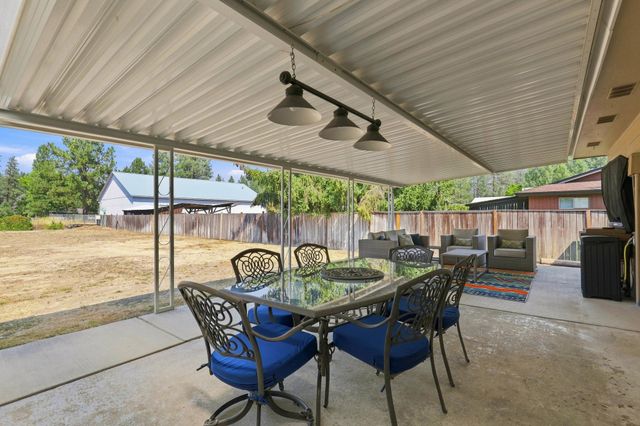 15025 N Little Spokane Dr, Spokane, WA 99208