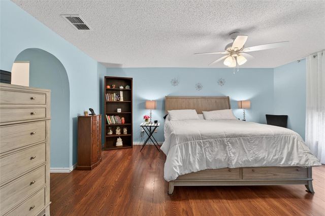 1201 DRAGON HEAD DRIVE, Valrico, FL 33594