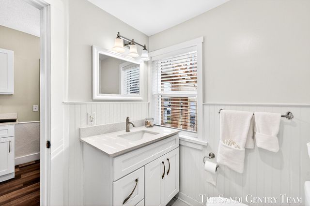 209 Clinton Avenue, Grand Haven, MI 49417