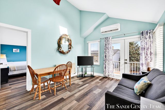 209 Clinton Avenue, Grand Haven, MI 49417