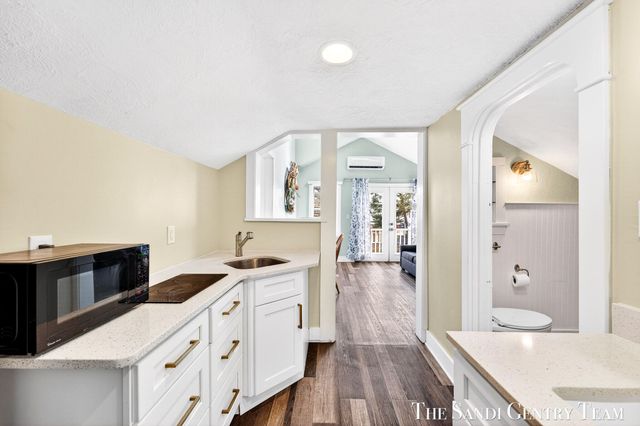 209 Clinton Avenue, Grand Haven, MI 49417