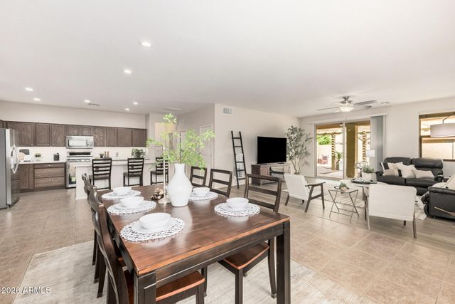 32245 N CAT HILLS Avenue, San Tan Valley, AZ 85144