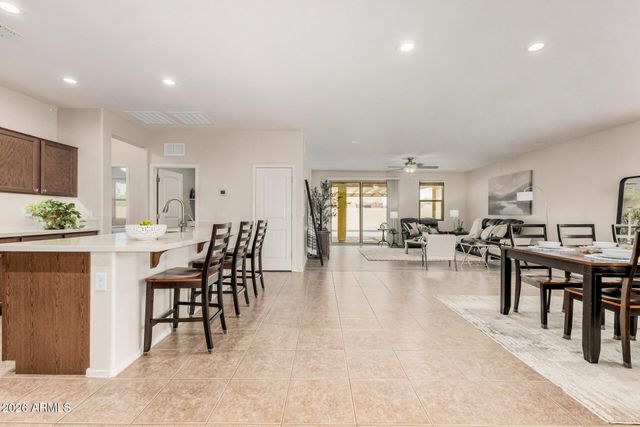 32245 N CAT HILLS Avenue, San Tan Valley, AZ 85144