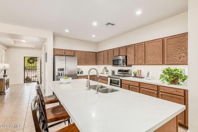 32245 N CAT HILLS Avenue, San Tan Valley, AZ 85144