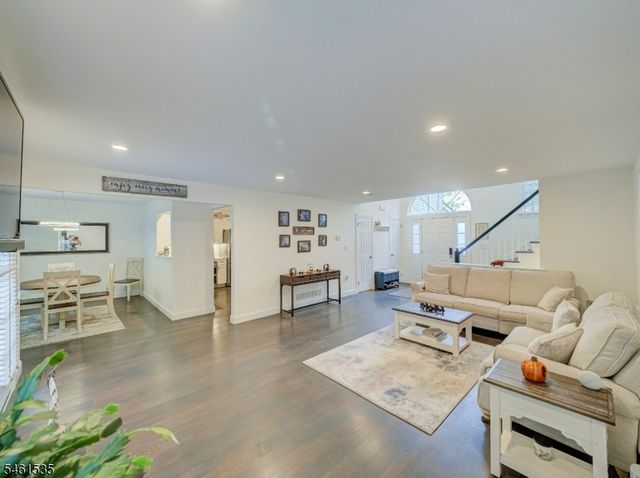 3402 Robinson Ct, Bridgewater Twp., NJ 08807