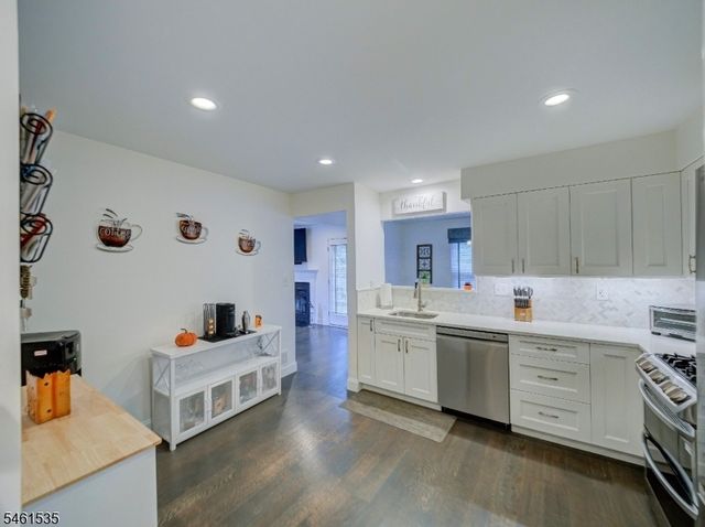 3402 Robinson Ct, Bridgewater Twp., NJ 08807