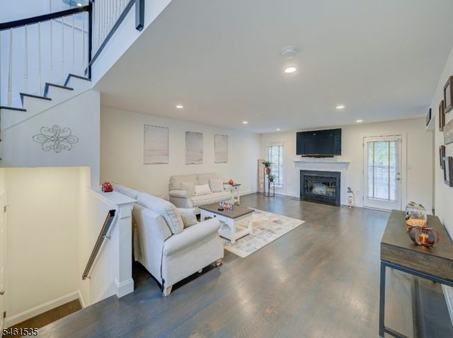 3402 Robinson Ct, Bridgewater Twp., NJ 08807