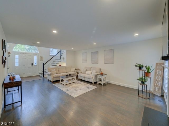 3402 Robinson Ct, Bridgewater Twp., NJ 08807