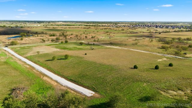 004 Sandstone Avenue, Skiatook, OK 74070