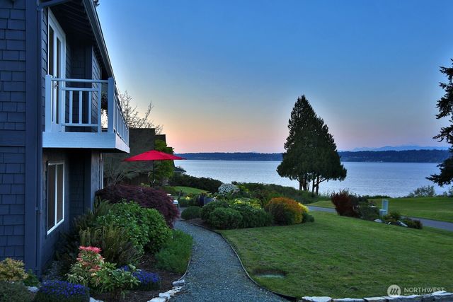 4654 Strawbridge Lane, Langley, WA 98260