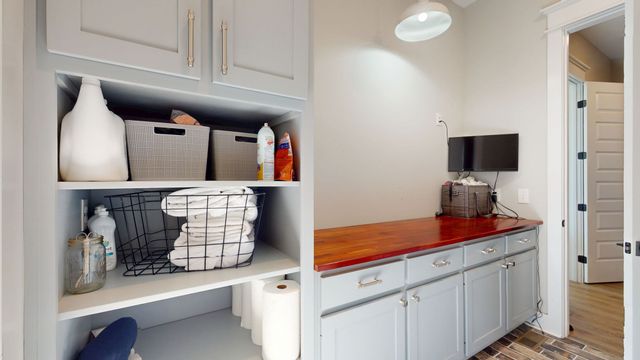 5130 Midland Rd, Christiana, TN 37037