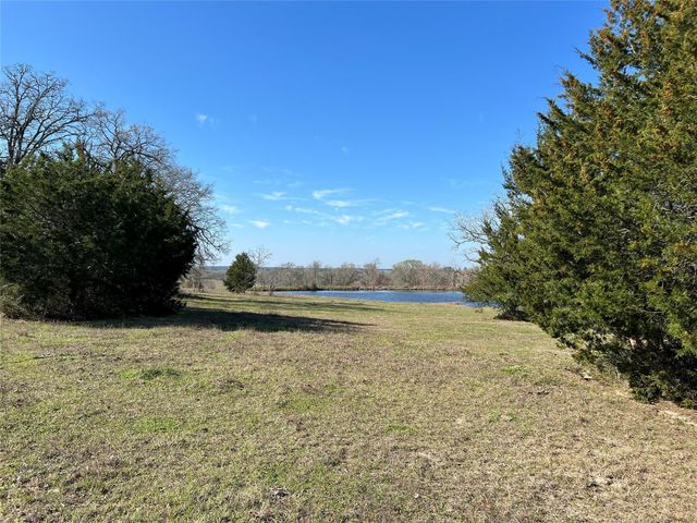 19285 Moriarty Rd, Richards, TX 77873