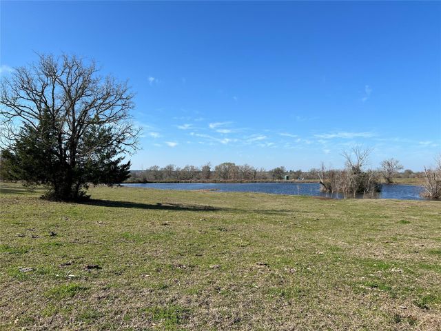 19285 Moriarty Rd, Richards, TX 77873