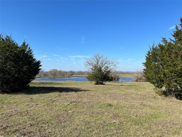 19285 Moriarty Rd, Richards, TX 77873