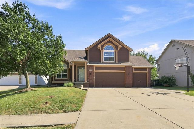 21109 E 50th Street Court NW, Blue Springs, MO 64015