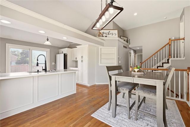 21109 E 50th Street Court NW, Blue Springs, MO 64015