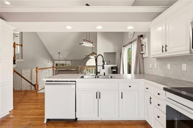 21109 E 50th Street Court NW, Blue Springs, MO 64015