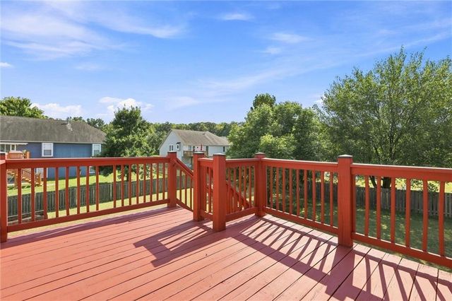 21109 E 50th Street Court NW, Blue Springs, MO 64015
