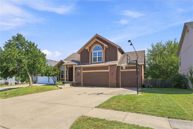 21109 E 50th Street Court NW, Blue Springs, MO 64015