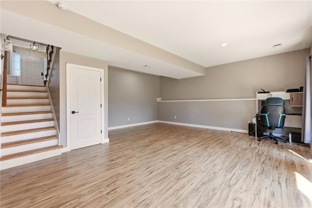 21109 E 50th Street Court NW, Blue Springs, MO 64015