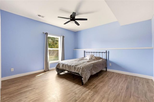 21109 E 50th Street Court NW, Blue Springs, MO 64015