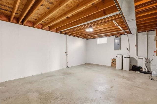 21109 E 50th Street Court NW, Blue Springs, MO 64015
