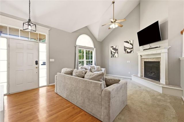 21109 E 50th Street Court NW, Blue Springs, MO 64015