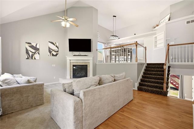 21109 E 50th Street Court NW, Blue Springs, MO 64015