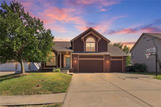 21109 E 50th Street Court NW, Blue Springs, MO 64015