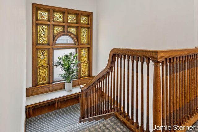 60 College Avenue NE, Grand Rapids, MI 49503