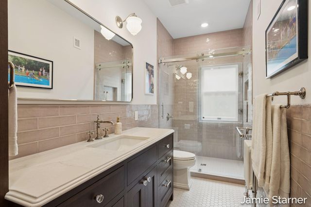 60 College Avenue NE, Grand Rapids, MI 49503