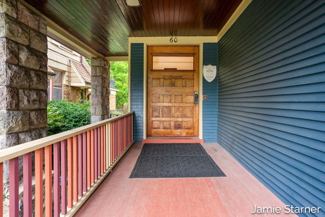60 College Avenue NE, Grand Rapids, MI 49503