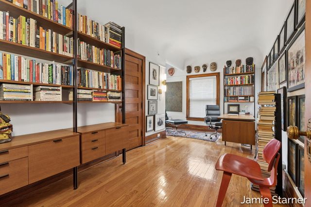 60 College Avenue NE, Grand Rapids, MI 49503
