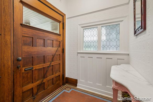 60 College Avenue NE, Grand Rapids, MI 49503
