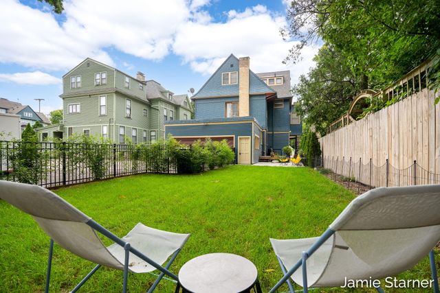 60 College Avenue NE, Grand Rapids, MI 49503