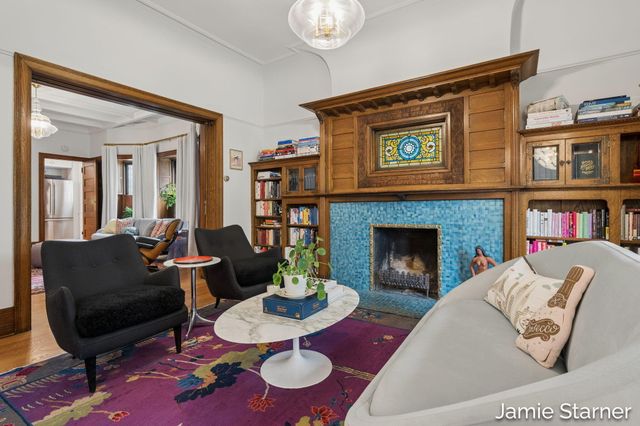 60 College Avenue NE, Grand Rapids, MI 49503