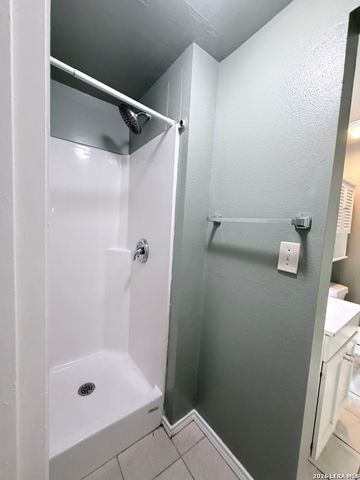 213 Earl B, San Antonio, TX 78212