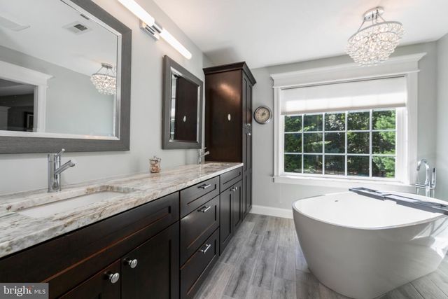 42 WRENTHAM DR, Medford, NJ 08055