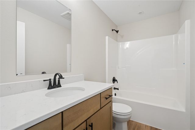 6826 Bottom Land Lane, Cedar Rapids, IA 52403