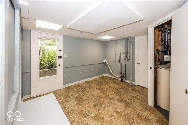 9317 Sherwood Lane, Indianapolis, IN 46240